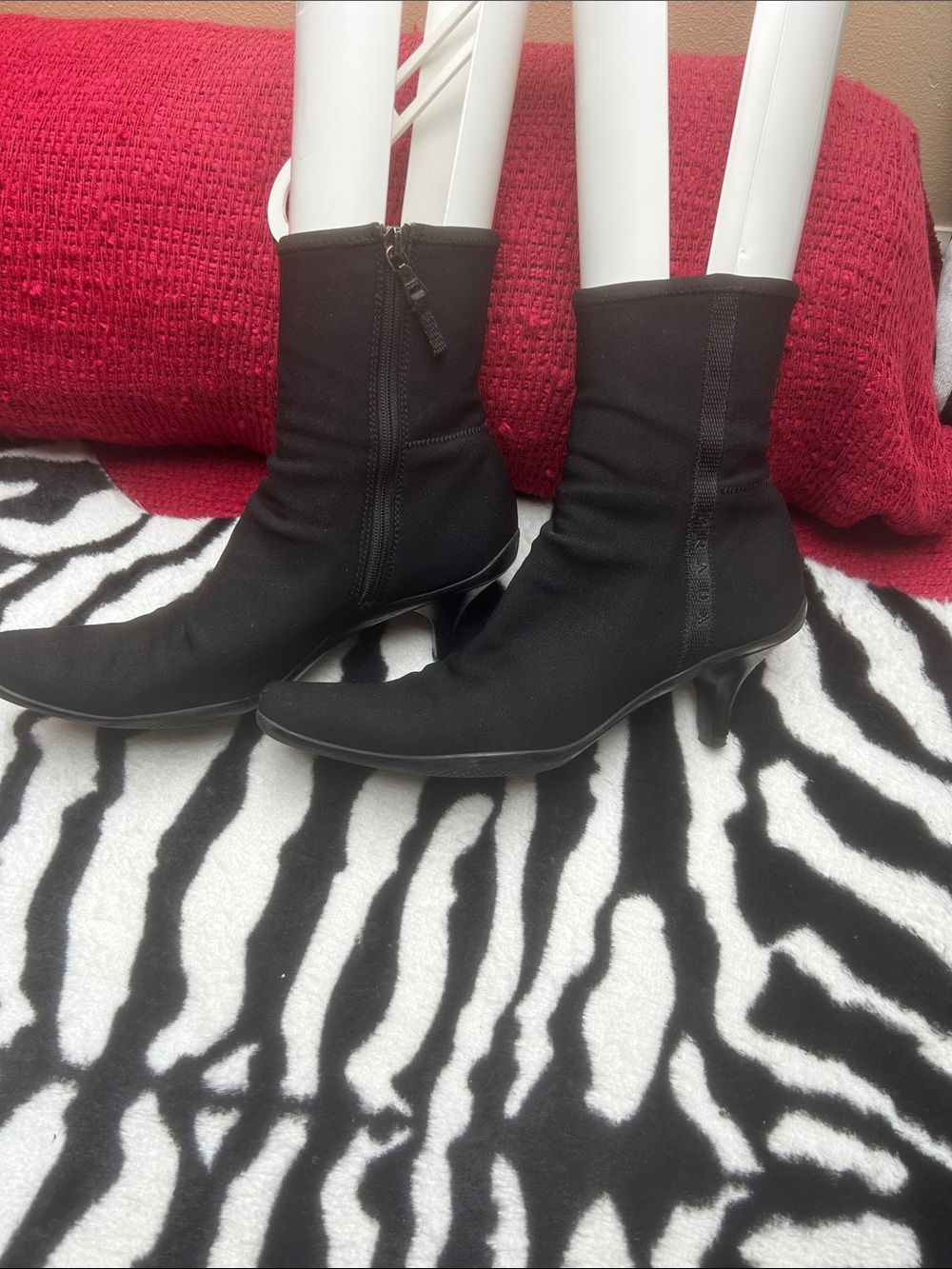 Prada neoprene Booties w/ Kitten Heel ex 6.5
